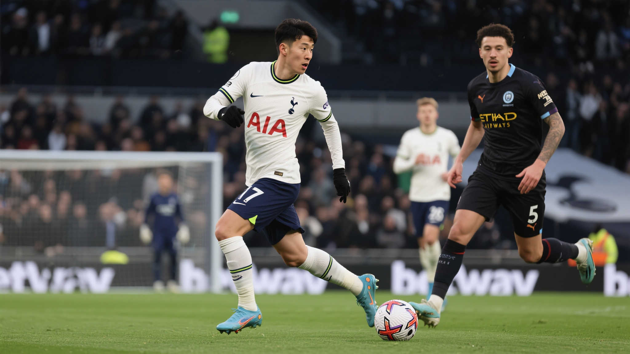 随着比赛强度逐年增加、多线作战成为常态，多功能型选